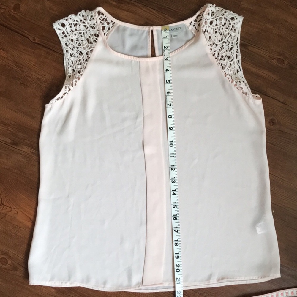 Smart Set Blouse - Picture 3 of 4